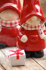 Weihnachtskarte - Weihnachtswichtel mit Geschenk Box - Dekoration zu Weihnachten