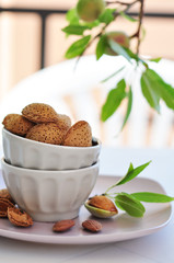 unpeeled almonds nuts