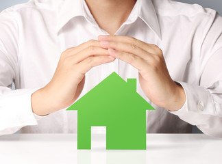 house of paper in hand