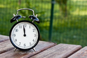 black alarm clock
