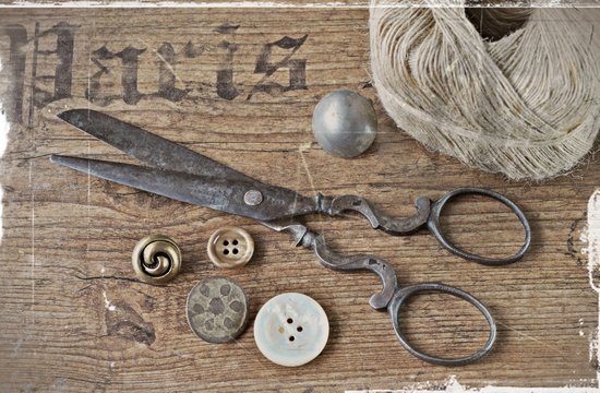 Antique scissor