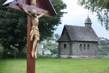 Kruis met kapel © geronimo_d