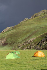 Camping dans la steppe, après l'orage