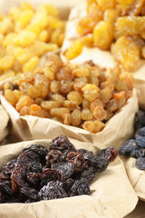 Assorted raisins