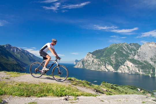 Mann, Mountainbike, Fahrrad, Monte Brione, Riva, Gardasee