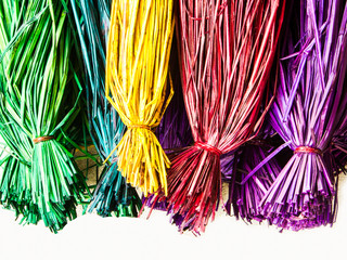 Papyrus dyeing