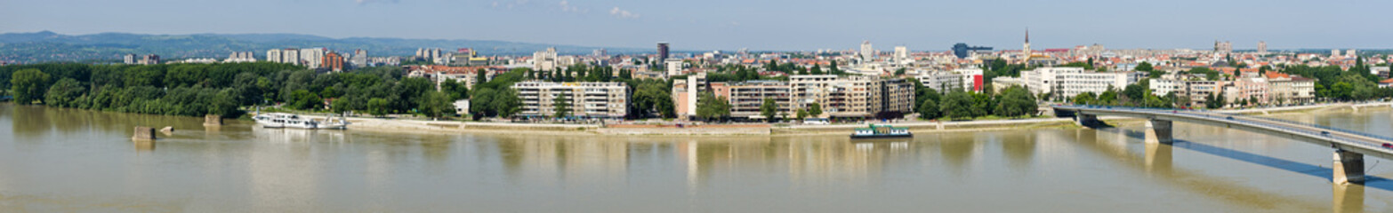Fototapeta na wymiar Panoramiczny miasta Novi Sad, Serbia