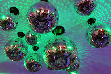 Strahlende Discokugeln