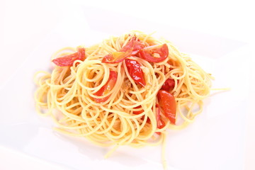 Pasta with tomatoes and garlic