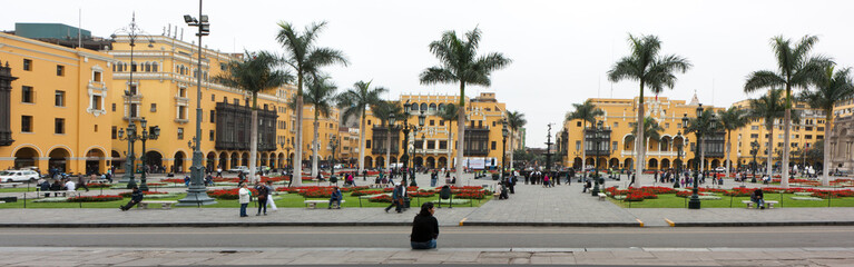 Fototapeta na wymiar Plaza Mayor (dawniej Plaza de Armas) w Limie, Peru