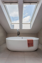 Urban apartment - modern bath