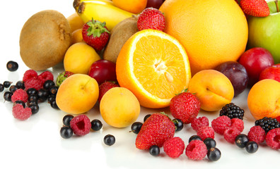 Fototapeta na wymiar Świeże owoce i jagody bliska