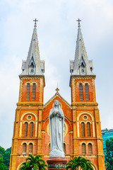Fototapeta na wymiar Bazylika Notre-Dame w Ho Chi Minh City, Wietnam