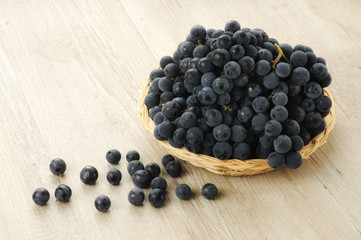 Uva fragola o americana nel cestino