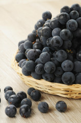 uva fragola o americana nel cestino