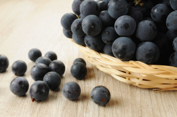 Uva fragola o americana nel cestino