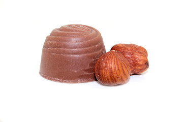 Runde Praline schokolade Haselnuss isoliert