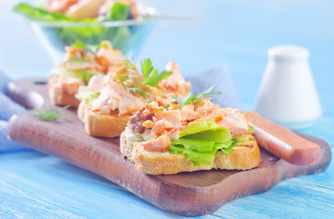 sandwich with salmon