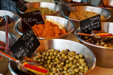 au marché : olvies cassée à la provençale