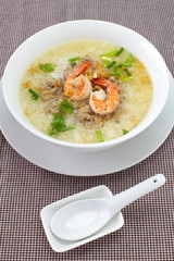 Rice soup with shrimp