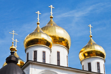 Fototapeta na wymiar golden cupola of russian church