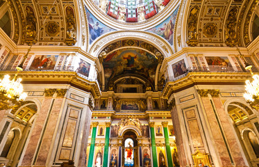 Fototapeta na wymiar Katedra w Saint Isaac urządzone, Sankt Petersburg, Rosja.