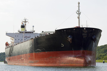 Tanker auf dem Nord-Ostsee-Kanal in Kiel, Deutschland