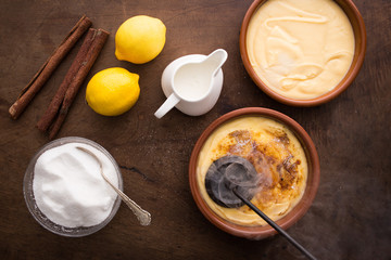 Making creme brulee traditionally
