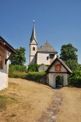 Fototapeta na wymiar Wallfahrtskirche am Wörthersee