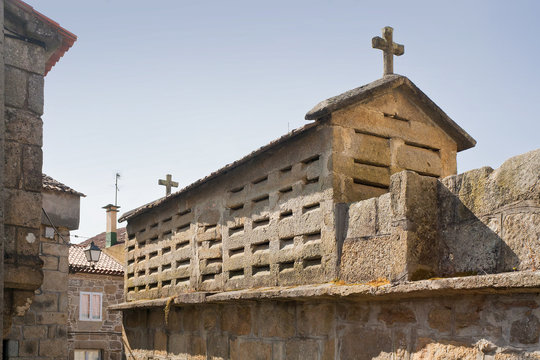 Galician horreo
