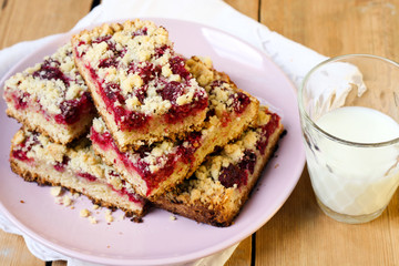 Raspberry crumb bars