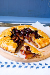Rustic plum gallete