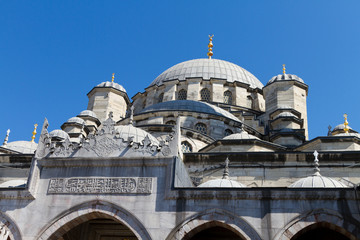 Fototapeta na wymiar Eminonu New Mosque, Istanbul