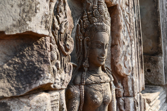 Aspara art of angkor wat temple ruins camboida