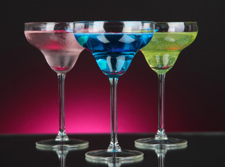 Obraz premium Cocktails on dark color background
