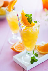 fruchtiger cocktail