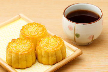 Mooncake and tea