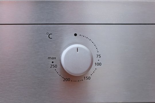 Oven regulator of temperature
