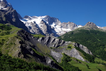 Fototapeta na wymiar glacier du massif de la meije