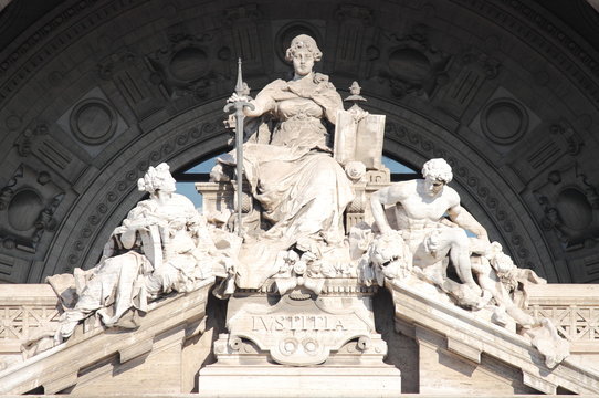 Fototapeta Statue of Justice Goddess in the Courthouse Palace of Rome