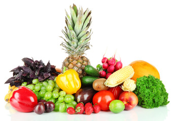 Fototapeta na wymiar Różne owoce i warzywa samodzielnie na białym tle