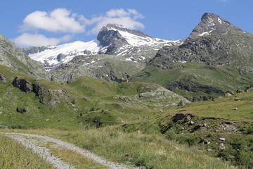 Fototapeta na wymiar krajobraz Savoie