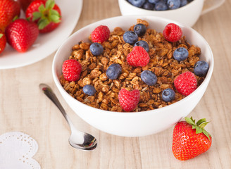muesli with berries