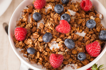 muesli with berries