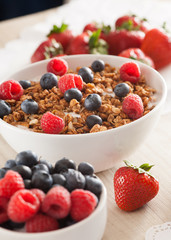 muesli with berries