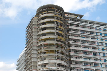 Blok w budowie - mieszkania © kyakom