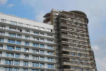 Blok w budowie - mieszkania © kyakom