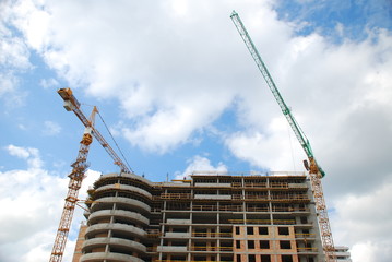 Blok w budowie - mieszkania © kyakom
