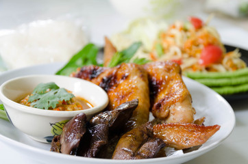 Roasting chicken and grilled liver with sauce