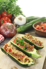 gefüllte Zucchinis